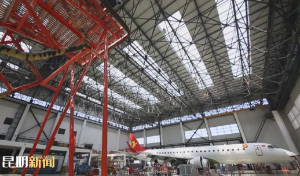 昆明航空职业学院超大型电动滑升门