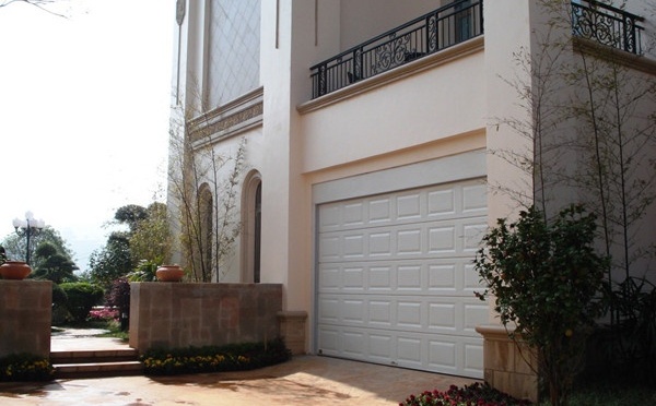 恒大车库门.jpg 恒大车库门.jpg