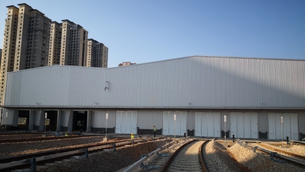 昆明地铁折叠门.jpg 昆明地铁折叠门.jpg