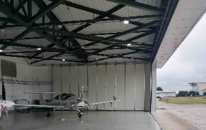 云南机场集团文山机场飞机库门