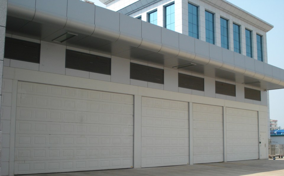 人民银行滑升门.jpg 人民银行滑升门.jpg