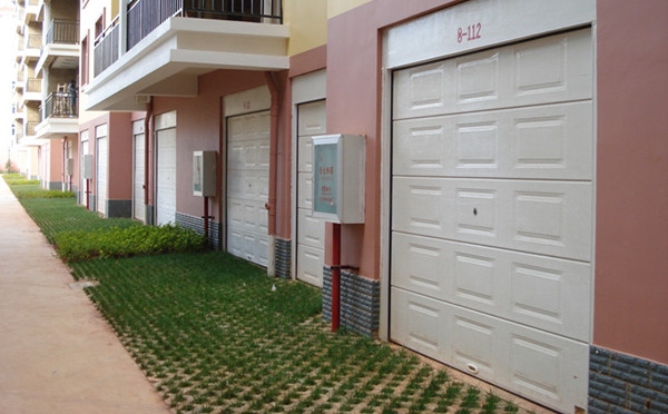 禄劝盛世家园车库门.jpg 禄劝盛世家园车库门.jpg