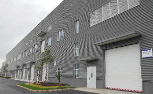 中汽研(昆明)检测中心厂房滑升门