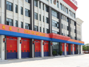 消防车库门