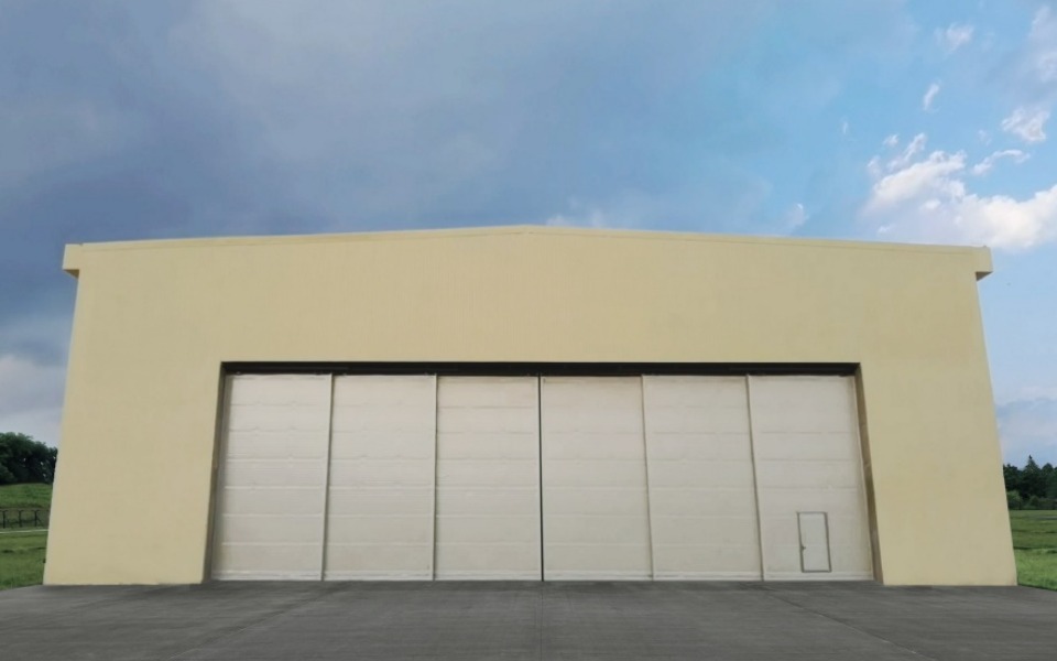 大型机库门.jpg 大型机库门.jpg