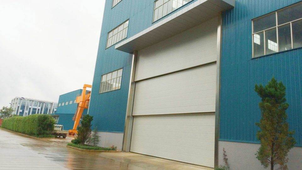 电动滑升门.jpg 电动滑升门.jpg